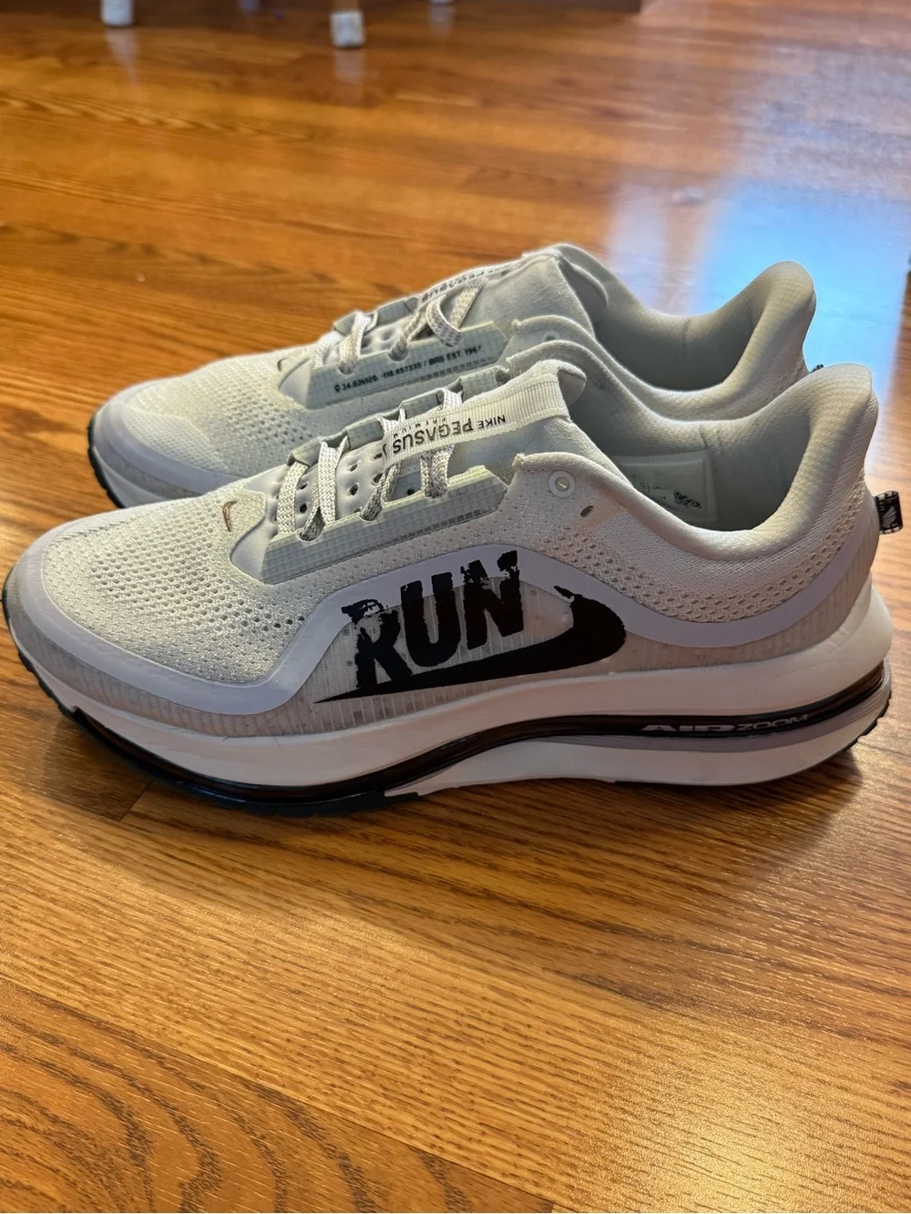 Nike Pegasus Premium Run White and Black Run Zoom Men's Running Shoe 10.5